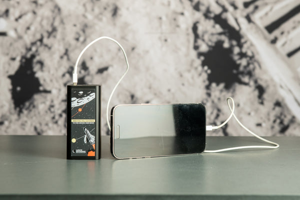 One Giant Leap 8000mAh Wireless Power Bank