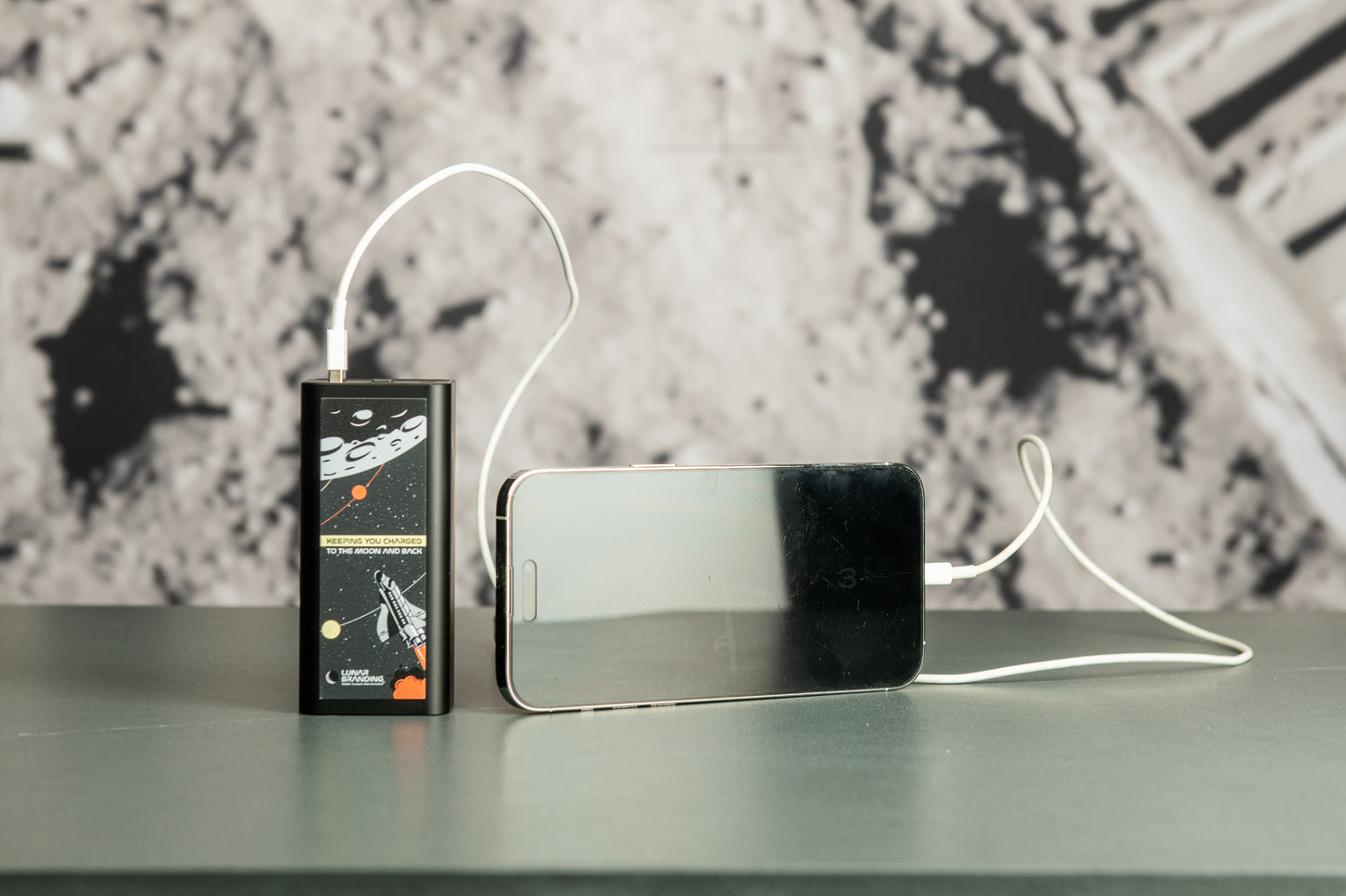 One Giant Leap 8000mAh Wireless Power Bank